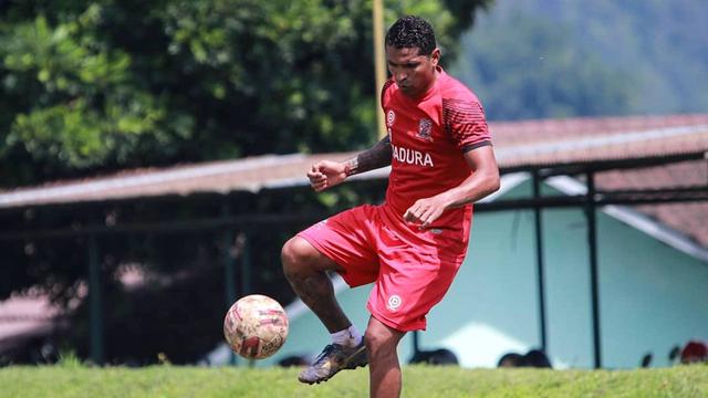 Stiker Madura United, Beto Goncalves.
