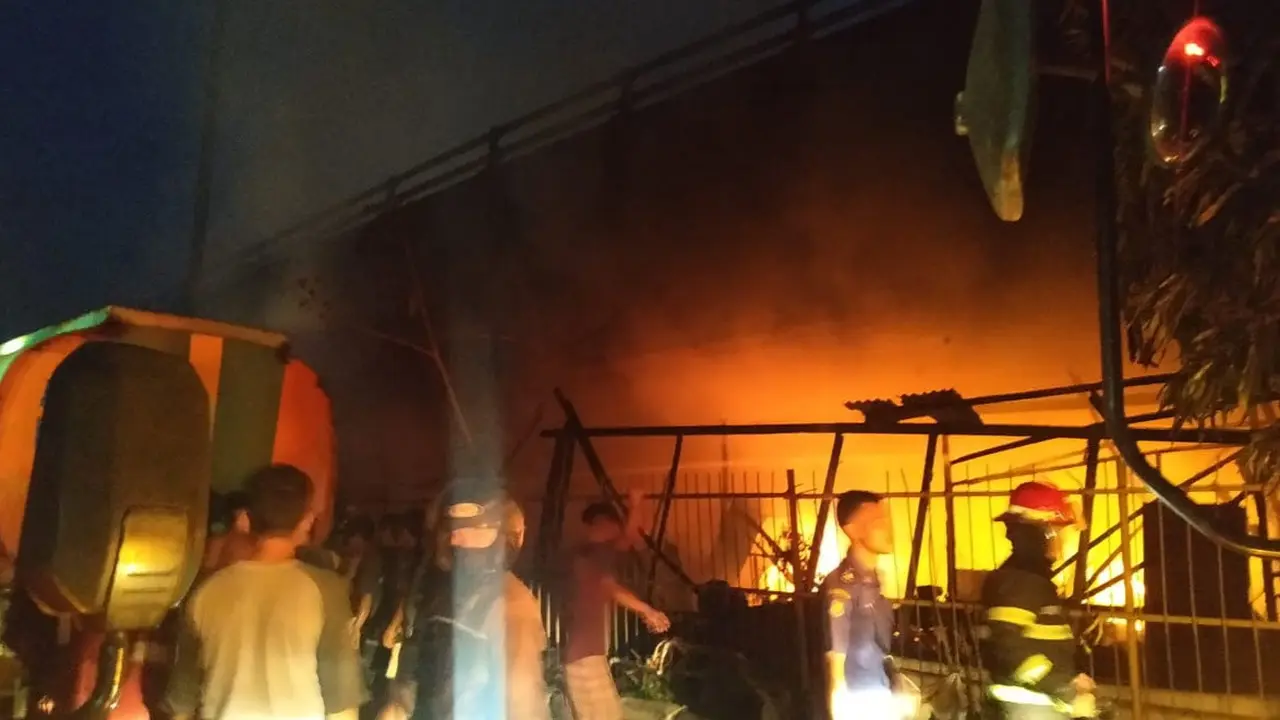 Kebakaran Hebat di Cilegon Banten