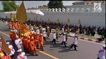 Rangkaian upacara kremasi mendiang Raja Bhumibol dihadiri ribuang warga Thailand.