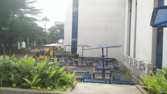 5. Tenda Biru (Tendu)