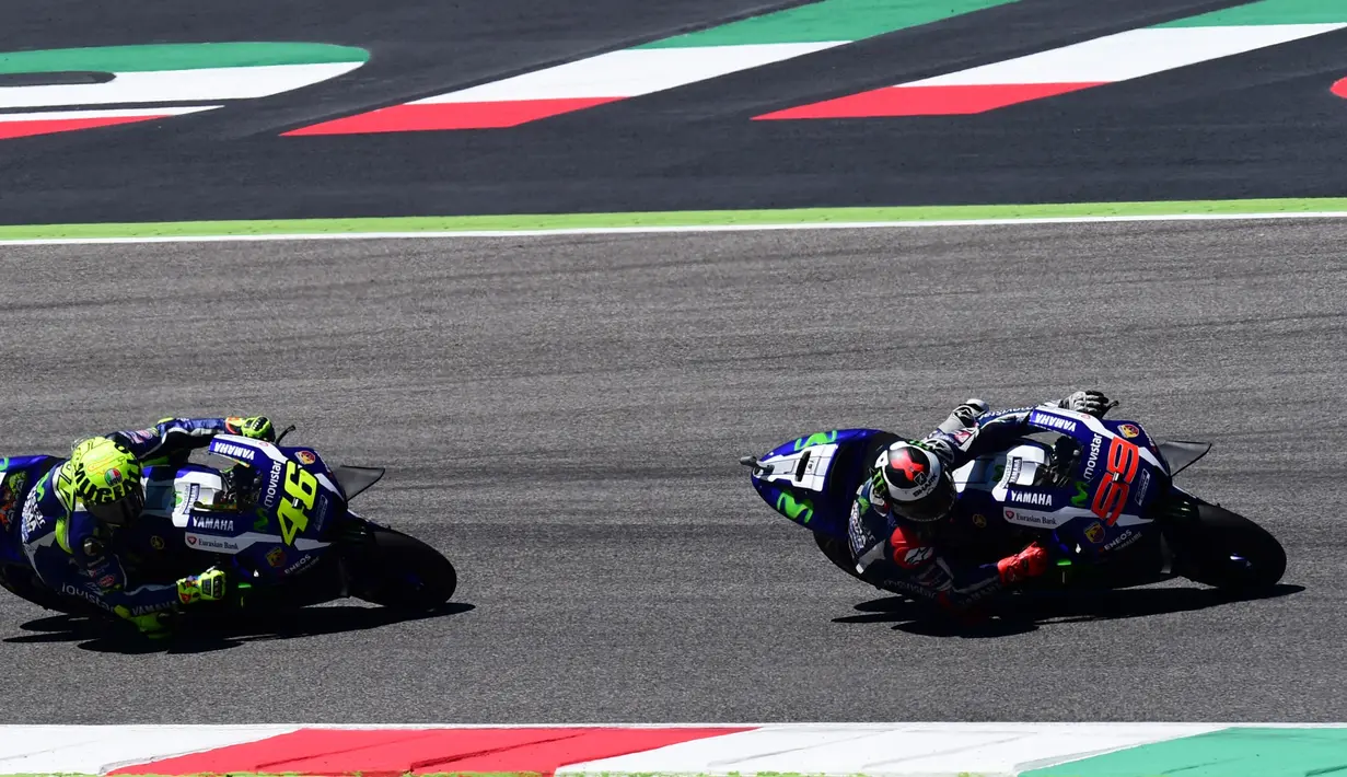 7 Tahun bersama di Yamaha, Jorge Lorenzo ternyata lebih superior daripada Valentino Rossi. (AFP/Giuseppe Cacace)