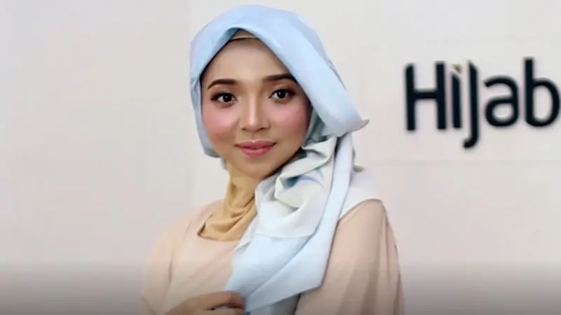 Tutorial Hijab Stylish ala Selebgram, Inspirasi Gaya Sambut Lebaran