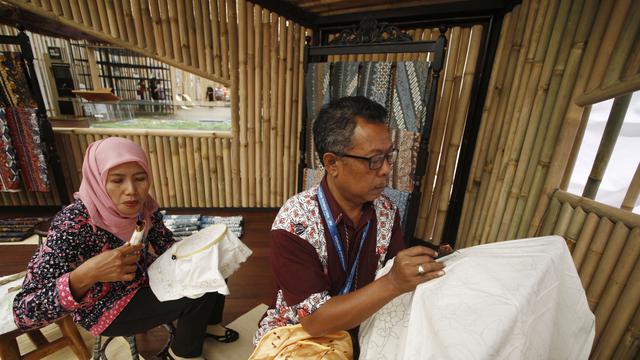 Batik Lasem Warna Alam Ikut Mejeng di Sela Pertemuan IMF-World Bank