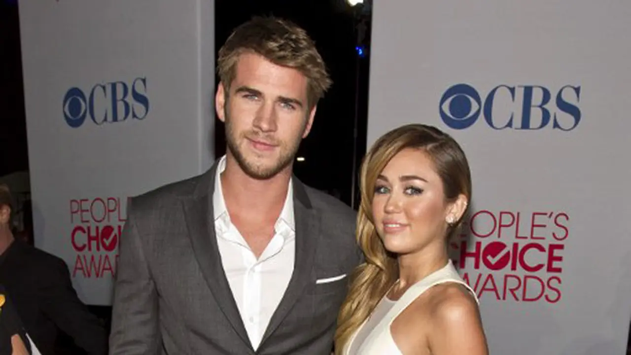Liam Hemsworth dan Miley Cyrus makin mesra setiap harinya. (Foto: AFP)