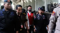 Terdakwa Mario Dandy Satriyo dan Shane Lukas Rotua Pangodian Lumbantoruan dihadirkan dalam sidang perdana ini. Keduanya tiba di Pengadilan Negeri Jakarta Selatan pada pukul 10.14 WIB. (Liputan6.com/Johan Tallo)