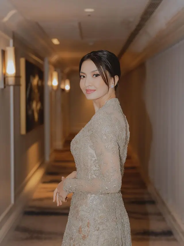 Raline Shah berkebaya (Instagram/ralineshah)
