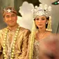 Vidi Aldiano dan Sheila Dara resmi menikah pada Sabtu, 15 Januari 2022. (dok. tangkapan layar YouTube/Vidi Aldiano)