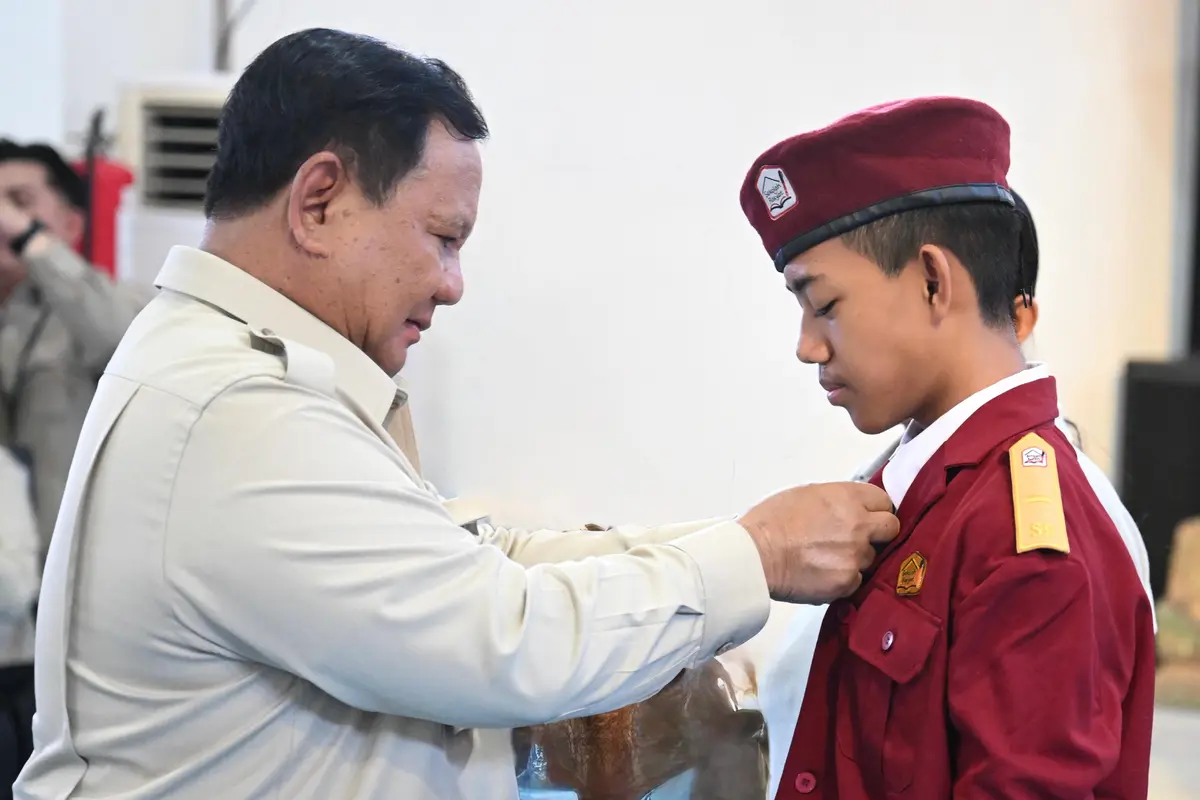 Presiden Prabowo Subianto bersama Siswa Sekolah Rakyat. (Foto: Biro Pers)