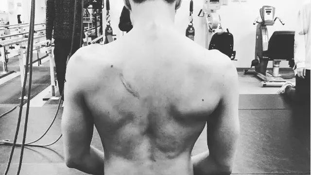 Pesona Sung Hoon bintang Woori the Virgin saat olahraga (Foto: Instagram @sunghoon1983)