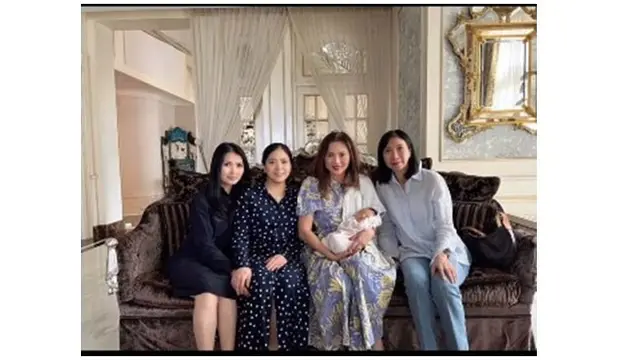 8 Potret Kompak Liliana Tanoesoedibjo dengan Ibu Mertua Jessica Tanoe saat Jenguk Cucu