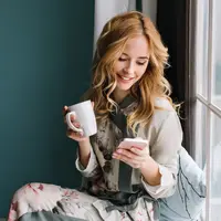 Jatuh cinta./Copyright&nbsp;freepik.com/author/lookstudio