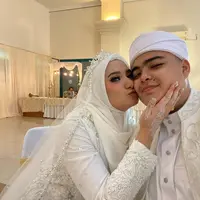 Ameer Azzikra resmi menikahi Nadzira Shafa pada Kamis (10/6/2021). 9Sumber: Instagram/@ameer_azzikra)