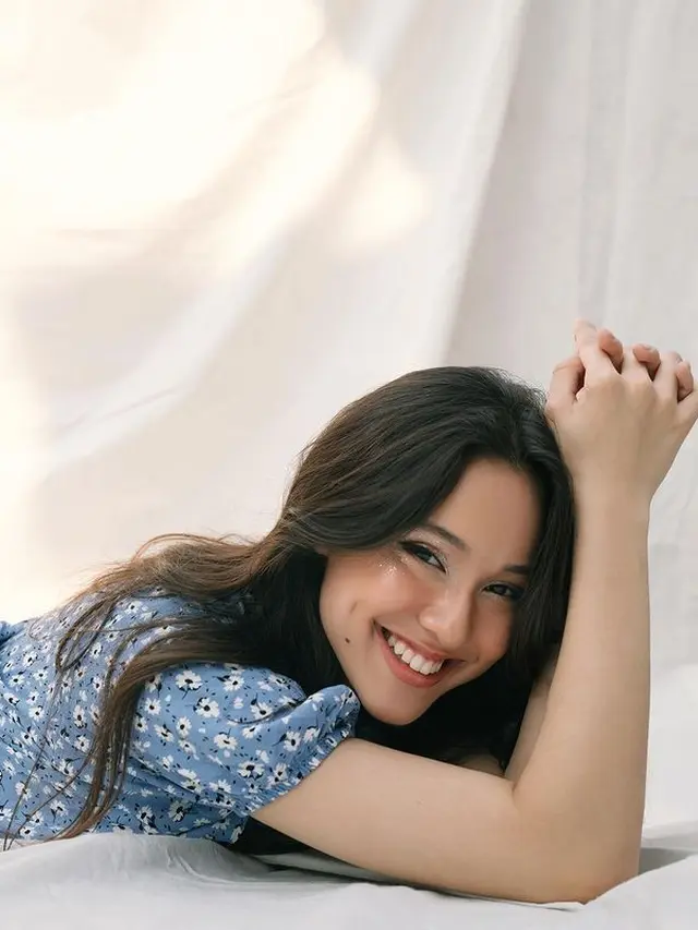 6 Pemotretan Terbaru Yasmin Napper Ini Curi Perhatian