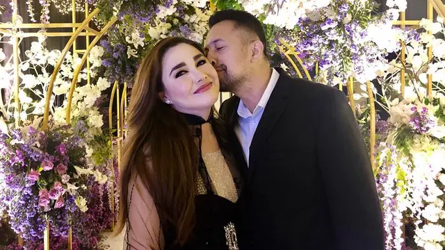 Beda Agama, Ini 6 Momen Harmonis Nia Zulkarnaen dan Ari Sihasale  Selama 15 Tahun