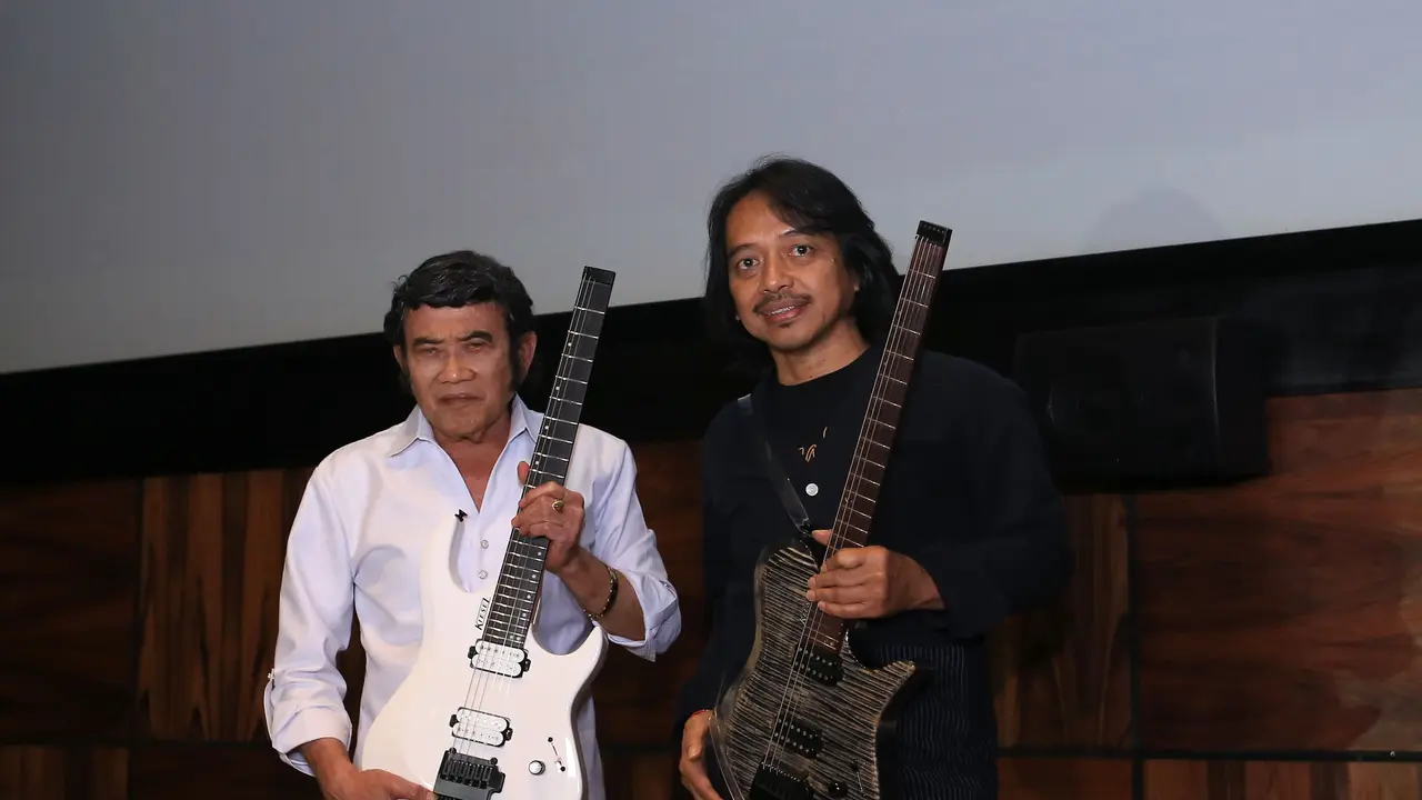[Fimela] Rhoma Irama dan Dewa Budjana