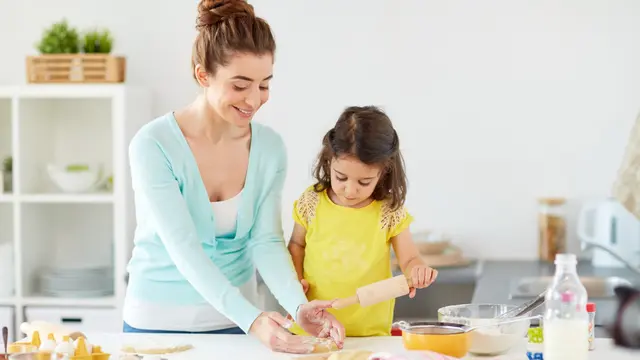 ilustrasi tips bereksperimen yang seru agar anak tidak bosan belajar sains/Syda Productions/shutterstock