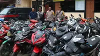 Rusunawa Waena kerap menjadi tempat penyimpanan hasil pencurian kendaraan bermotor. (Liputan6.com/Katharina Janur/Polres Jayapura Kota)