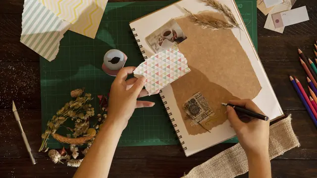 Scrapbooking, Terapi Kreatif untuk Menemukan Ketenangan dan Kebahagiaan