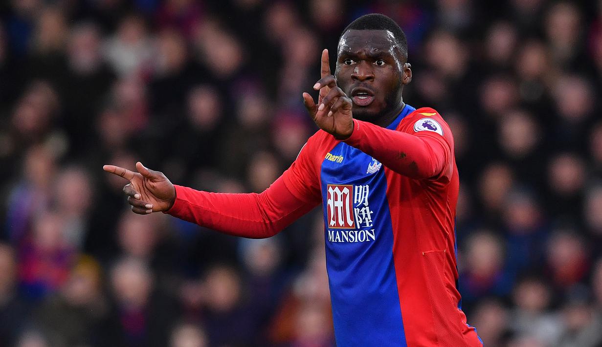 5. Christian Benteke (200 offside) - Striker Crystal Palace ini pernah bermain untuk Liverpool pada 2015. Benteke tercatat 200 kali melakukan offside dalam pertandingan. (AFP/Ben Stansall)