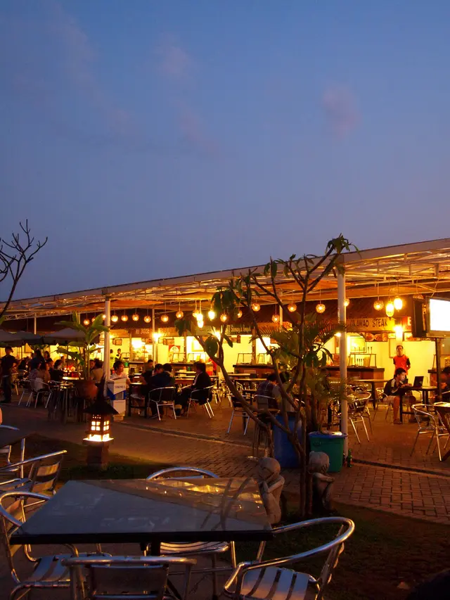 17. Paskal Food Market Ramai Dikunjungi karena Menyajikan Ratusan Kuliner dalam Satu Tempat