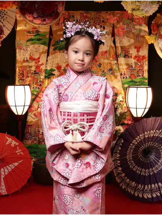 Gempita Nora Marten lahir pada 16 Januari 2015 silam. Kini anak pasangan seleb Gading Marten dan Gisella Anastasia ini diketahui sudah menginjak usia 7 tahun. (Instagram.com/gadiiing)
