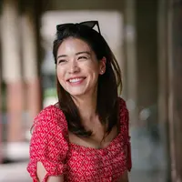 ilustrasi perempuan bahagia/mentatdgt/Shutterstock