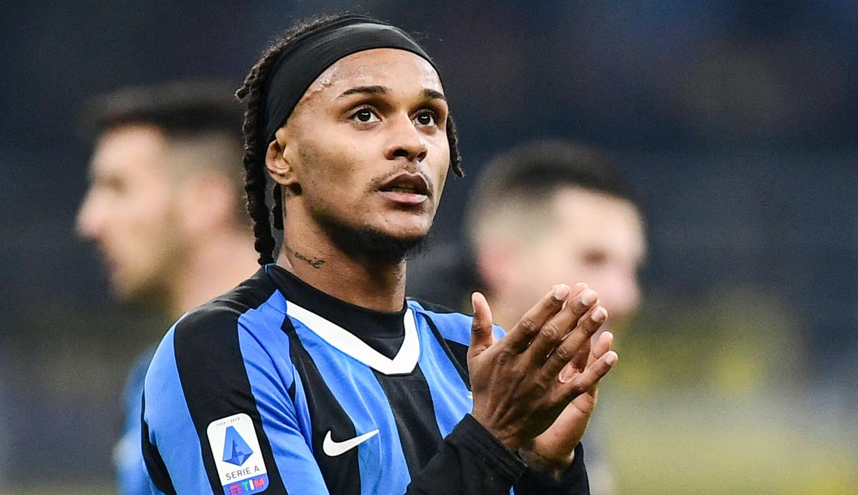 Valentino Lazaro - Pria Austria itu merapat ke Giuseppe Meazza pada 2019 dengan harga 22,4 juta euro. Namun sayang pemain dari Hertha Berlin itu justru tak mendapat tempat di bawah Antonio Conte dan akhirnya dipinjamkan ke Newcastle United dan Borussia Mönchengladbach. (AFP/Miguel Medina)