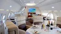 Mewahnya interior pesawat kaum berduit (https://www.comluxaviation.com)