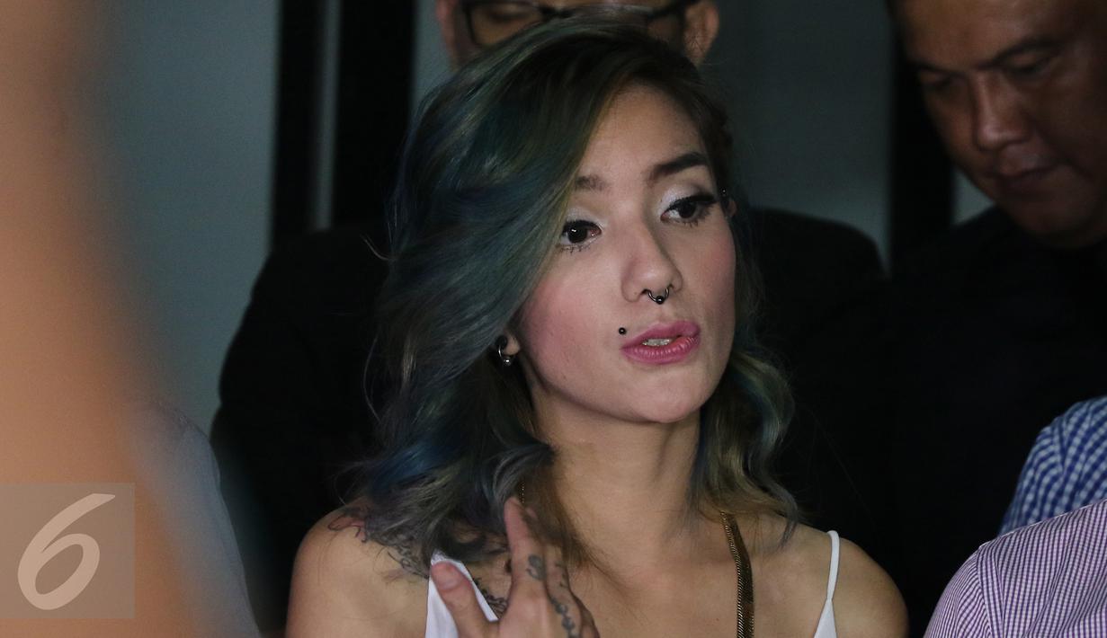 Sheila Marcia Curhat Tak Dinafkahi Sejak Awal Nikah - Foto ...