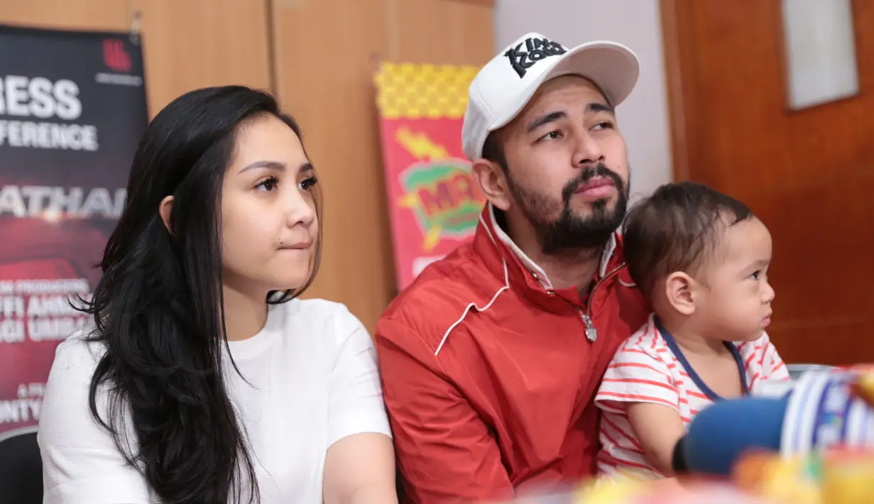 Banyak kesulitan yang dirasakan oleh Raffi Ahmad saat proses pembuatan film untuk anaknya Rafathar. Suami Nagita Slavina itu juga merasa kesulitan bermain dengan buah hatinya, Rafathar. (Adrian Putra/Bintang.com)