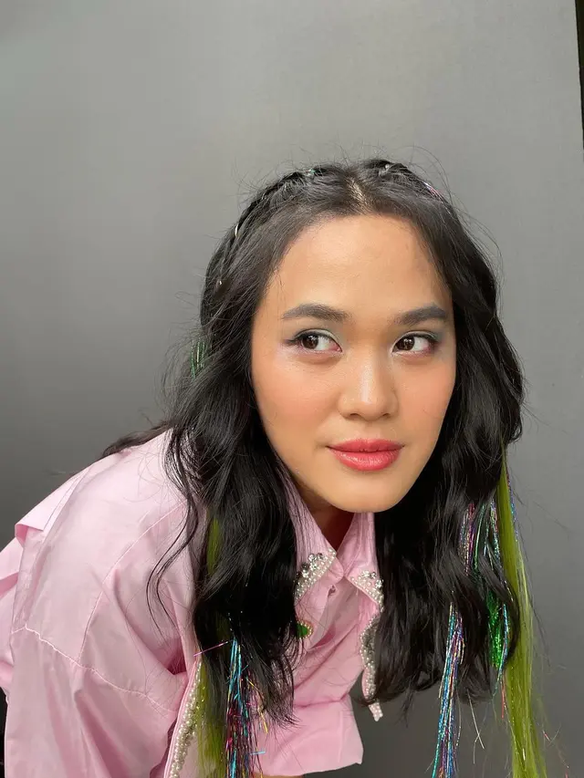Rilis Single Internasional, Ini 6 Potret Sheryl Sheinafia di Lagu Want Ur Love