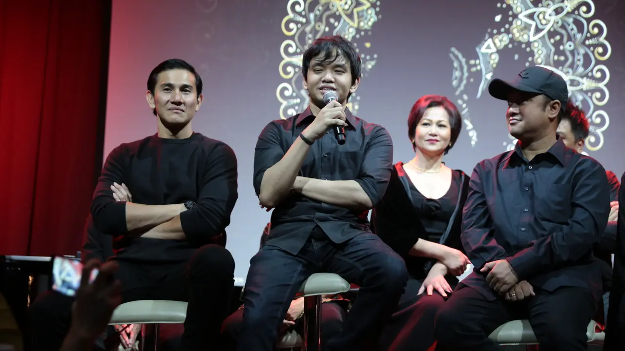 [Bintang] Vino G. Bastian di Film Chrisye