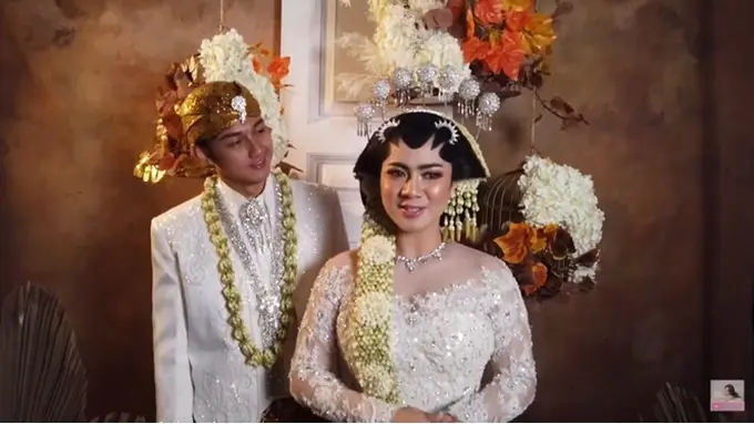 8 Potret Prewedding Caesar Hito dan Felicya dengan Busana Adat Jawa, Curi Perhatian