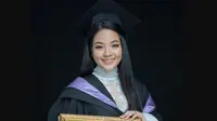 Norodom Pongsoriya, Putri Kamboja yang baru saja menyabet gelar sarjana. (dok. Instagram @royalducambodge/https://www.instagram.com/p/CCN4OOth5TJ/Dinny Mutiah)