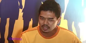Pemain sepakbola Bambang Pamungkas punya cara tersendiri untuk mendidik ketiga putrinya. Seperti apa sih cara ia mendidik anak-anaknya? 