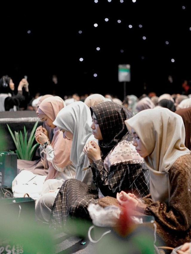 Potret Iris Wullur Ikut Kajian Bertajuk Titik Terendah. (instagram/iriswullur_)