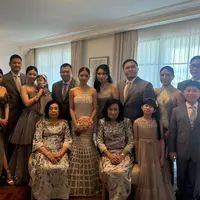 Penampilan  Angela, Valencia, hingga Jessica Tanoe di hari pernikahan sang adik, Clarissa Tanoesoedibjo. [@angelatanoesoedibjo]
