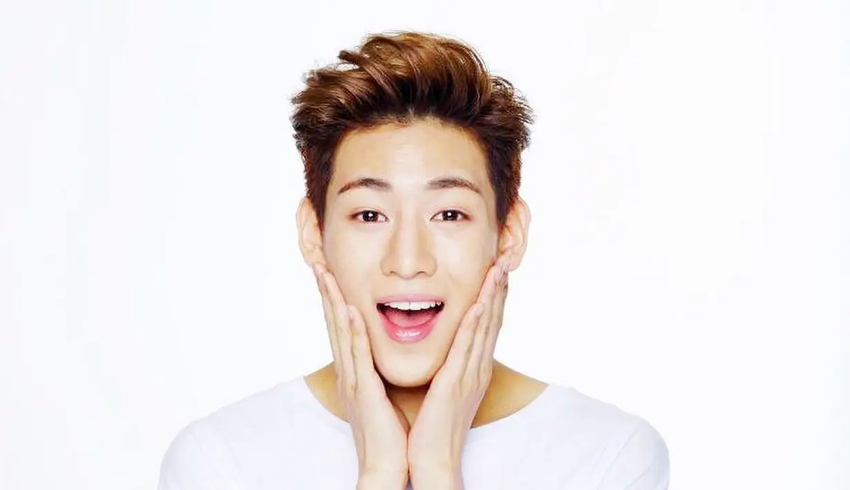 Pria yang mengambil bola hitam bisa bebas dari wajib militer. Sedangkan yang mendapat bola merah wajib mendaftar untuk layanan wajib selama 2 tahun. (Foto: instagram.com/bambam1a)