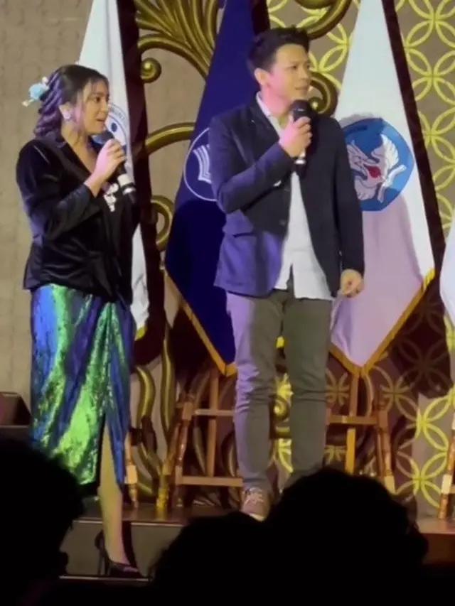 6 Potret Alleia Nyanyi Bareng Ariel Noah, Ayah Anak Sama-Sama Berkarisma