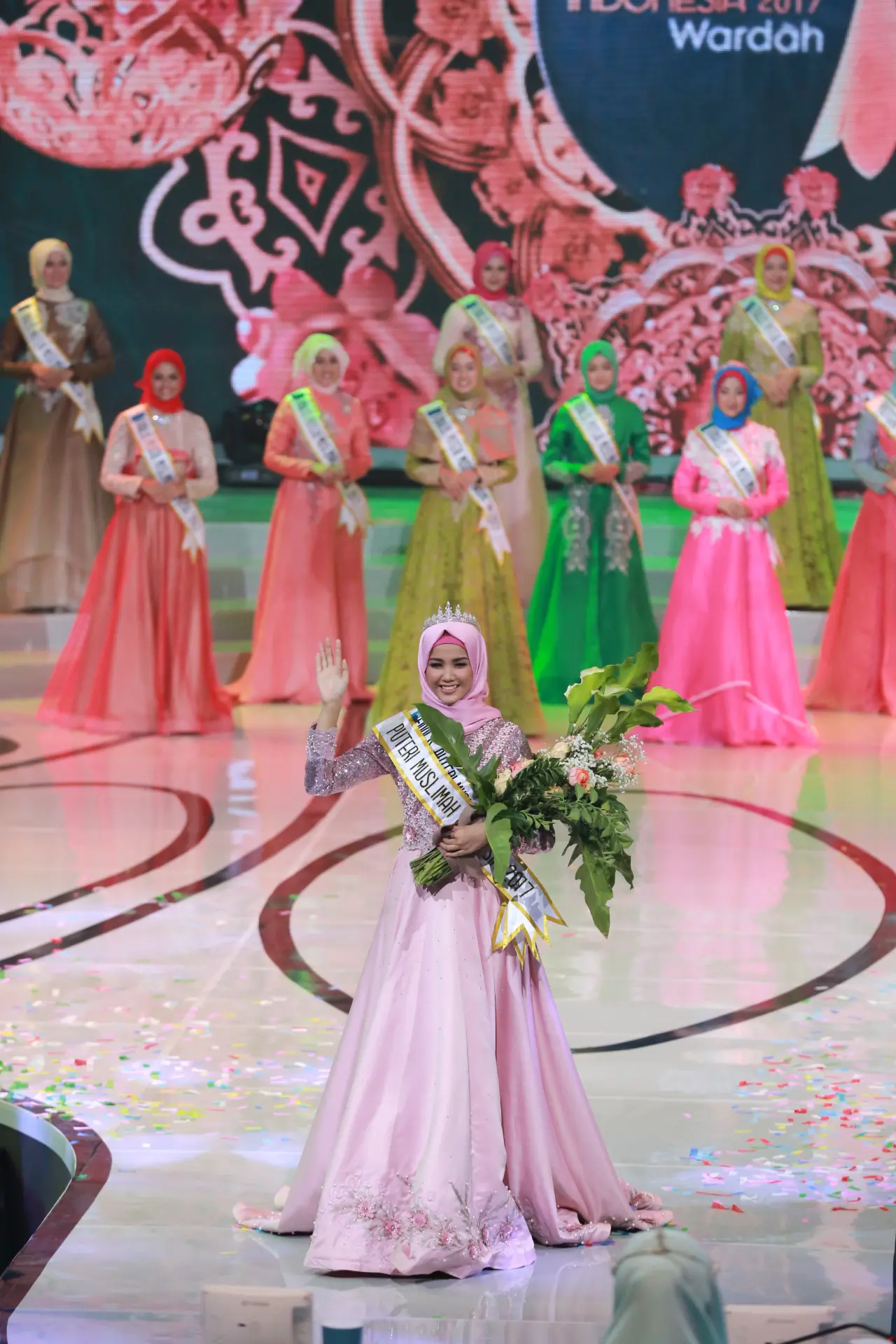Syifa Fatimah saat dinobatkan menjadi Puteri Muslimah Indonesia 2017. (Adrian Putra/Bintang.com)