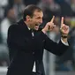 Massimiliano Allegri dalam laga Juventus vs Olimpique Lyon pada Kamis (3/11/2016) dinihari. (GIUSEPPE CACACE / AFP)