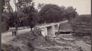 Jembatan di atas Sungai Brantas yang masih berdiri kokoh. (Source: jelajahmalangku.blogspot.com)