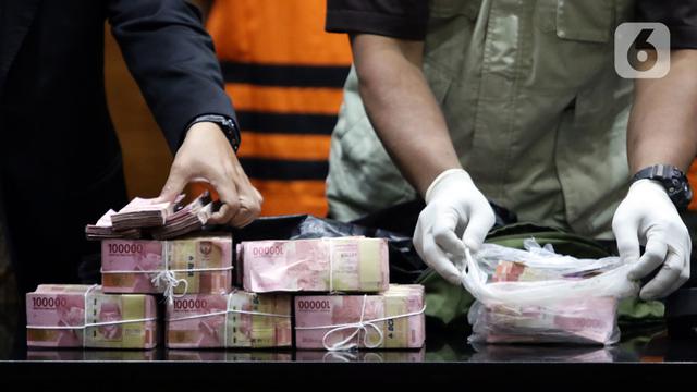 FOTO: OTT Bupati Langkat, KPK Sita Uang Rp 786 Juta