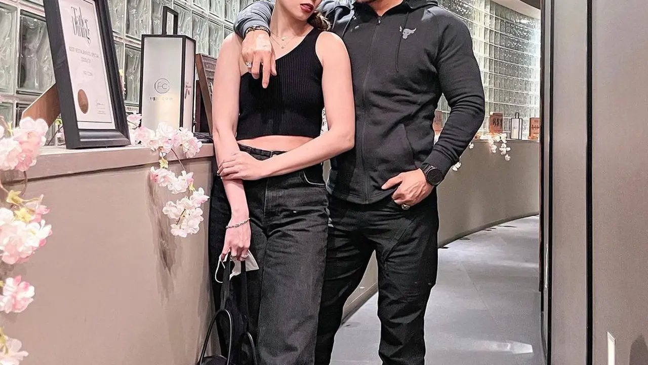 Honeymoon Deddy Corbuzier