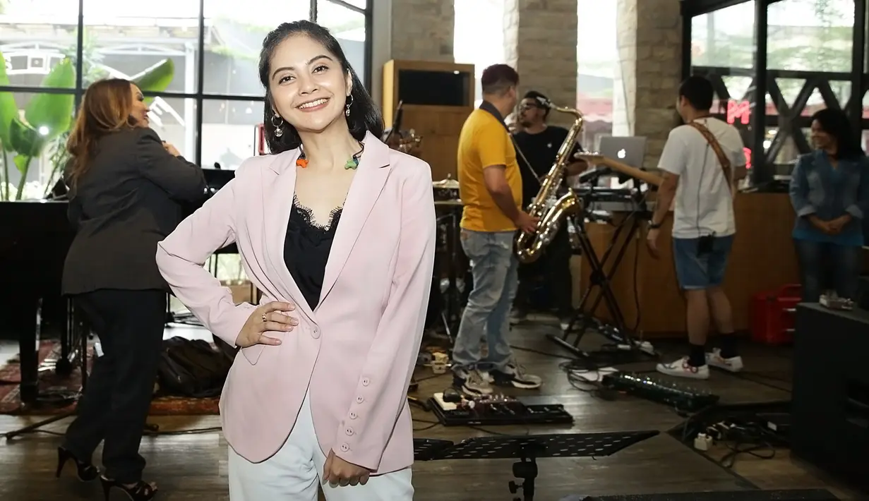 Tiwi eks T2 dan Rieka Roeslan (Bambang E Ros/Fimela.com)