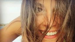 Linda Morselli menjadi sosok yang setia menemani Valentino Rossi meskipun dalam kondisi terpuruk. (Instagram)