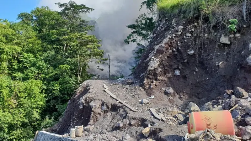 Erupsi Gunung Karangetan