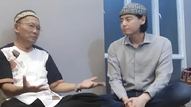 Artis Mualaf Mengkaji Agama