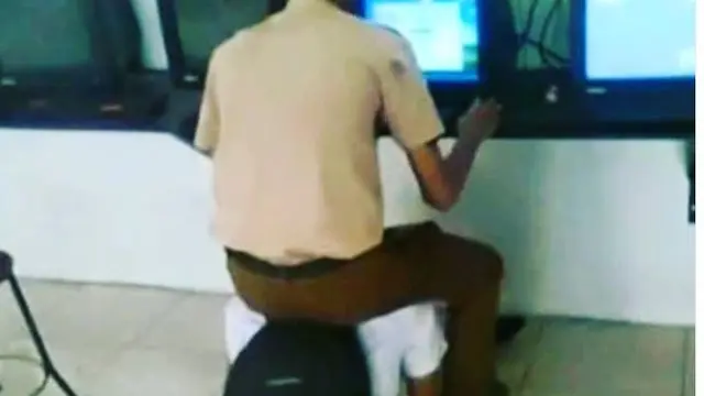 6 Kelakuan Iseng Teman Sebangku Ini Bikin Rindu Suasana Sekolah