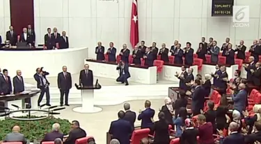 Recep Tayyip Erdogan dilantik sebagai presiden Turki untuk periode kedua pada Senin 9 Juli 2018 waktu setempat. Sebelumnya, ia memenangi pemilu pada Juni 2018 dengan suara dominan.